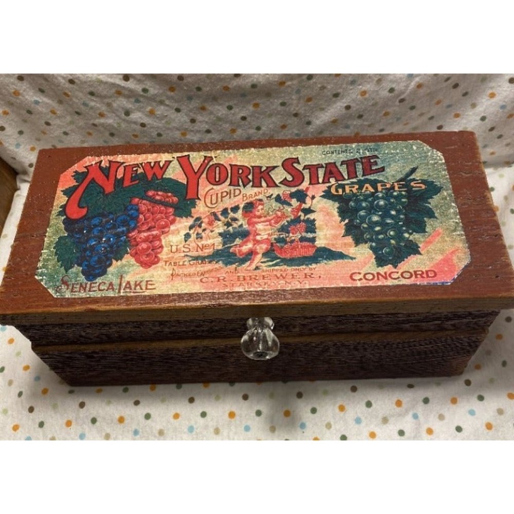 Antique Barn Wood Box NYS Grape Label